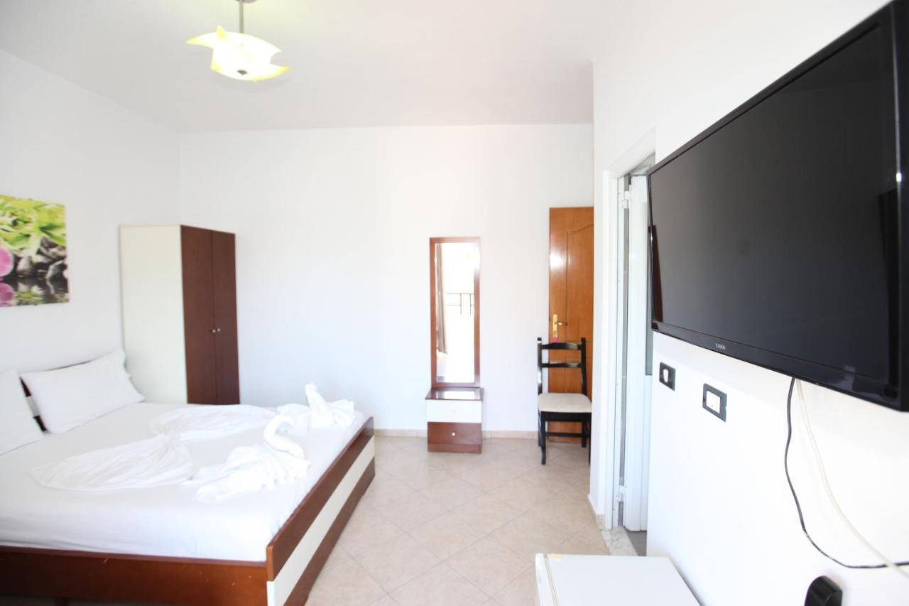 Hotel Real Саранде Екстериор снимка