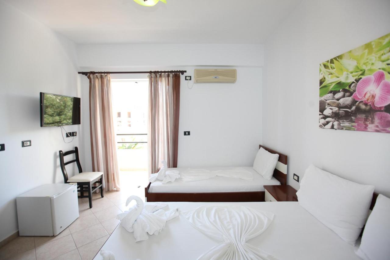 Hotel Real Саранде Екстериор снимка