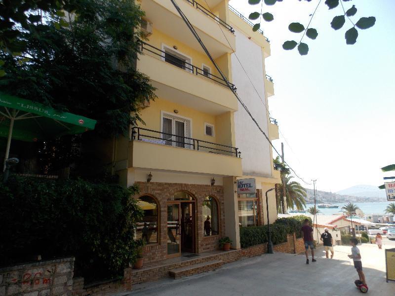 Hotel Real Саранде Екстериор снимка