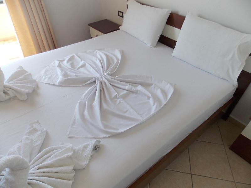 Hotel Real Саранде Екстериор снимка